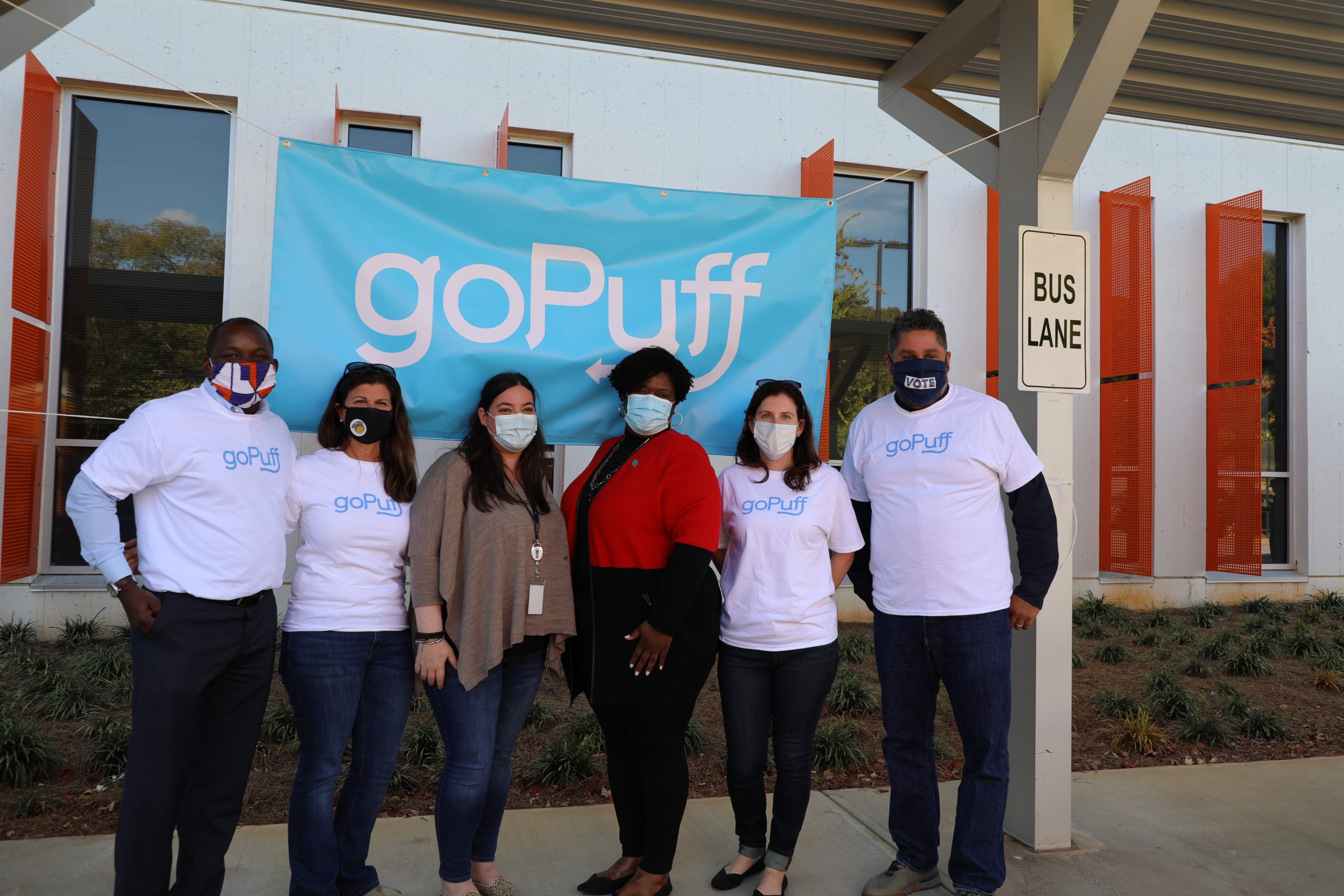 goPuff, A New Everyday Essentials Delivery Service Donates Goodies in APS Meal Bags for Families